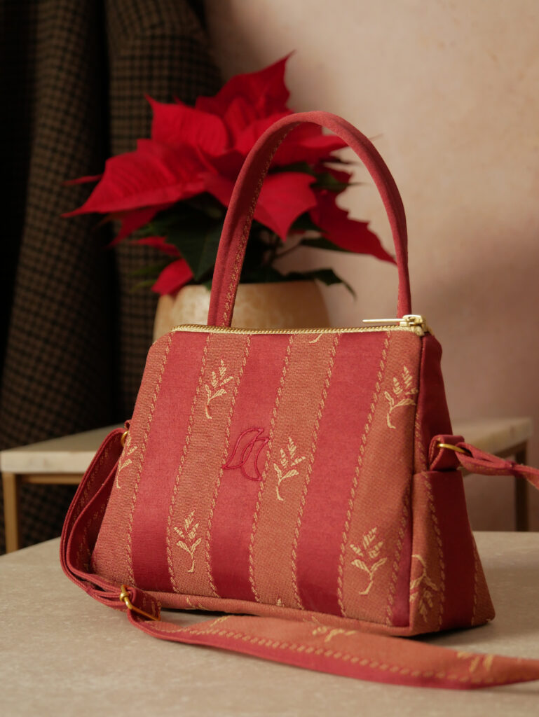 Sac bandoulière Poinsettia de la collection La Rose de Noël - Sarah Castiaux